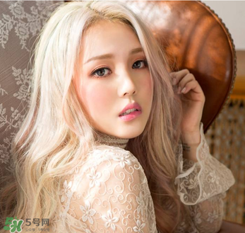 美妝博主pony結(jié)婚了嗎？ pony老公是誰(shuí)？