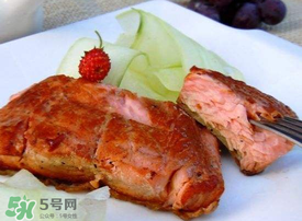 三文魚煮多久？寶寶吃三文魚煮多久熟？