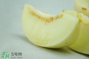為什么吃甜瓜會(huì)嗓子疼？吃甜瓜嗓子疼怎么辦？