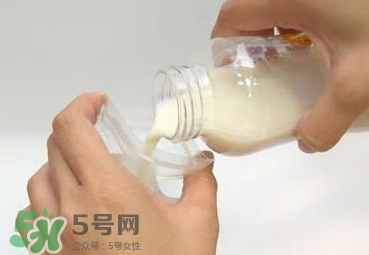 開水沖奶粉會(huì)破壞營養(yǎng)嗎？什么水溫沖奶粉好？