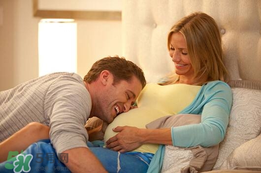 孕中期睡姿 懷孕中期的注意事項(xiàng) 孕中期睡姿 懷孕中期的注意事項(xiàng)