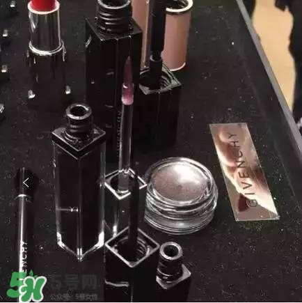 紀(jì)梵希紫黑色變色唇蜜怎么樣？紀(jì)梵希紫黑變色唇蜜多少錢