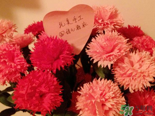 母親節(jié)可以送紙做的康乃馨嗎？康乃馨怎么折？