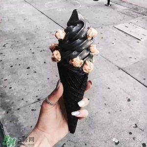 炭黑冰淇淋好吃嗎？炭黑冰淇淋哪里買(mǎi)？