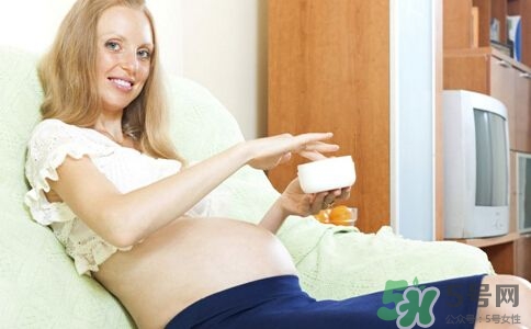 孕婦能抹護膚品嗎？孕婦能化妝嗎？