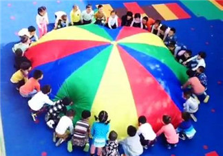 餃子在幼兒園玩的游戲叫什么？彩虹傘的捕魚游戲怎么玩？