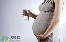 孕期能用酒精退燒嗎？孕期用酒精退燒有什么危害？