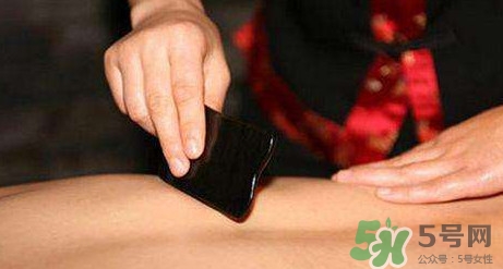 女人刮痧好還是拔罐好？刮痧和拔罐的區(qū)別
