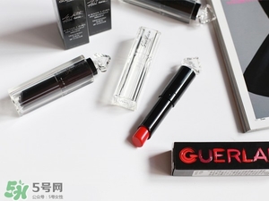 嬌蘭小黑裙007值得入嗎？嬌蘭小黑裙007唇膏口紅怎么樣？