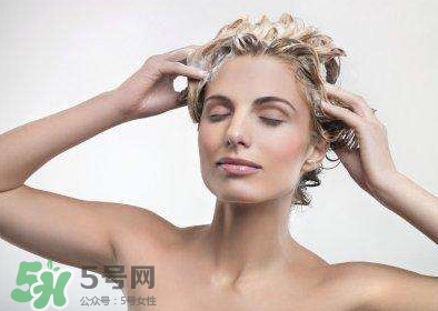 老人誤喝洗發(fā)乳 洗發(fā)乳是洗發(fā)水還是護(hù)發(fā)素？
