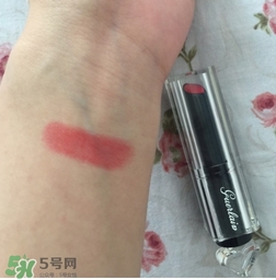 嬌蘭小黑裙003好看嗎？嬌蘭小黑裙唇膏003試色