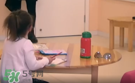 米雅的水杯是什么牌子？虎牌兒童水杯好用嗎？