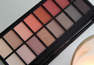 makeup revolution桃花盤(pán)怎么畫(huà)？makeup revolution桃花盤(pán)教程