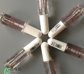 rimmel口紅雨衣英版日版哪個好？rimmel口紅雨衣英版日版區(qū)別