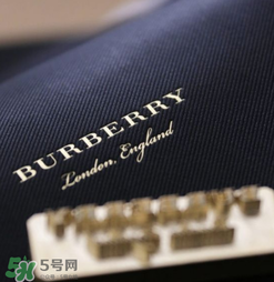 burberry dk88鎖頭包正品多少錢？巴寶莉dk88包專柜價(jià)格