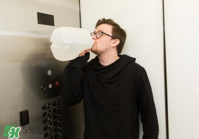 30天不喝飲料，妹子的對比照令人震驚 喝白開水的好處