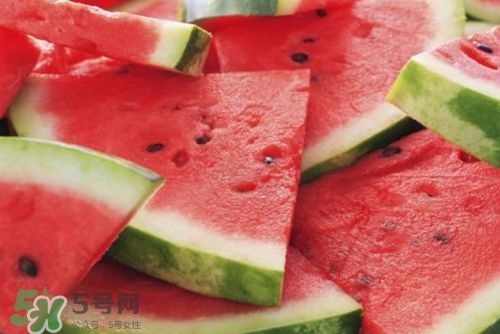 桃子和西瓜一起吃會(huì)中毒嗎？桃子和西瓜能一起吃嗎？