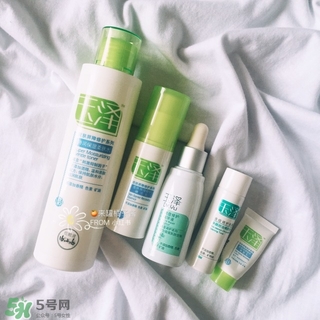 夏天用什么乳液好 夏天用什么乳液比較清爽不油膩 夏天用什么乳液好 夏天用什么乳液比較清爽不油膩