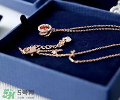 施華洛世奇跳動(dòng)的心是什么材質(zhì)？跳動(dòng)的心項(xiàng)鏈?zhǔn)倾y的嗎？