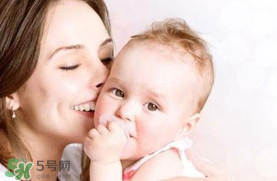 哺乳期可以吃黃桃嗎？哺乳期能吃黃桃罐頭嗎
