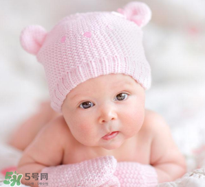 寶寶中暑的癥狀是什么？寶寶夏天如何判斷是否中暑？