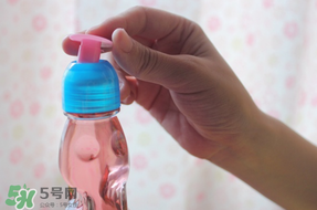 彈珠汽水怎么開？彈珠汽水怎么開不會(huì)噴？