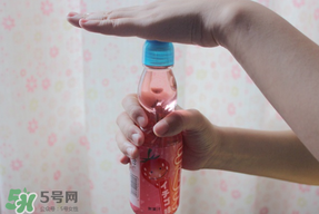 彈珠汽水怎么開？彈珠汽水怎么開不會(huì)噴？