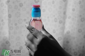 彈珠汽水怎么開？彈珠汽水怎么開不會(huì)噴？