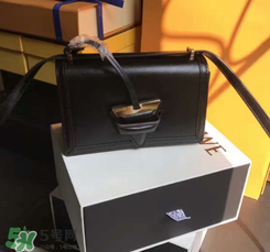 loewe三角包正品多少錢？羅意威巴塞羅那三角包專柜價(jià)格