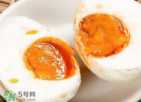 咸鴨蛋為什么會(huì)出油？咸鴨蛋為什么有油