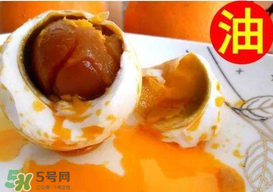 咸鴨蛋能帶上飛機(jī)嗎？飛機(jī)上能帶鴨蛋嗎？