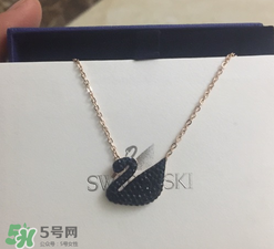 施華洛世奇黑天鵝是什么材質？施華洛世奇黑天鵝是水晶嗎？
