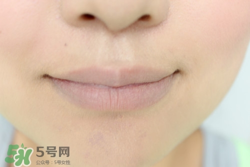 染唇液怎么用？染唇液使用方法