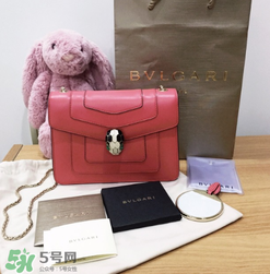 寶格麗蛇頭包怎么看真假？寶格麗蛇頭包真假鑒定