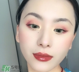 huda beauty眼影怎么畫？huda beauty眼影盤教程
