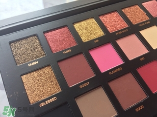 huda beauty眼影怎么畫？huda beauty眼影盤教程