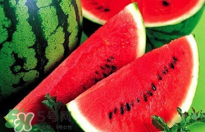 西瓜不能和什么一起吃？西瓜不能與什么同食？