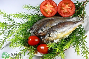 小黃魚(yú)不能和什么一起吃？小黃魚(yú)和什么相克？