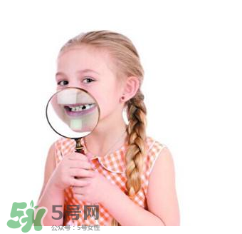 寶寶換牙可以吃糖嗎？小孩換牙期間能不能吃糖？