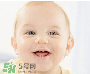 寶寶換牙可以吃糖嗎？小孩換牙期間能不能吃糖？