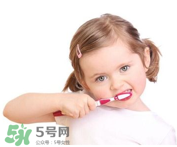 寶寶換牙可以刷牙嗎？小孩換牙期間能刷牙嗎？