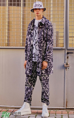 versus versace2018早春度假系列衣服款式有哪些_好看嗎？