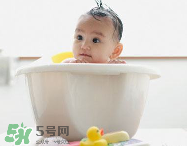 寶寶可以用金銀花水洗澡嗎？金銀花水洗澡好嗎?