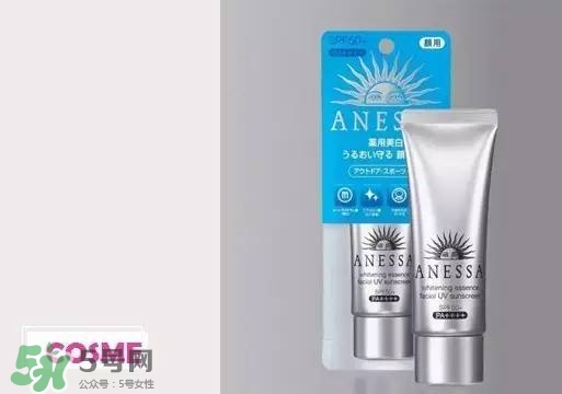 安耐曬軟管和硬管的區(qū)別 安耐曬搖搖樂和軟管哪個好 安耐曬軟管和硬管的區(qū)別 安耐曬搖搖樂和軟管哪個好