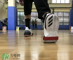 adidas dame3上腳怎么樣？阿迪達(dá)斯利拉德三代測評