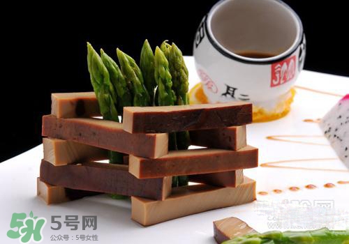 蘆筍焯水幾分鐘可以吃？蘆筍要焯水幾分鐘