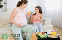 孕婦吃涼的對(duì)胎兒有什么影響？孕婦吃涼性的東西會(huì)怎么樣？