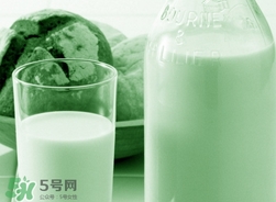 胃脹氣可以喝牛奶嗎？胃脹氣喝牛奶會(huì)怎樣？