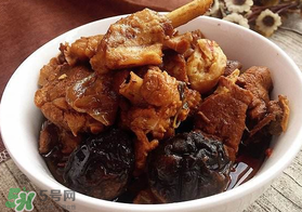 鴨肉能和香菇一起燉嗎？香菇燉鴨肉有毒嗎？