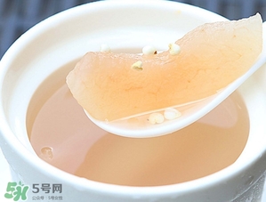 川貝燉雪梨的做法川貝放多少？川貝冰糖燉雪梨的禁忌